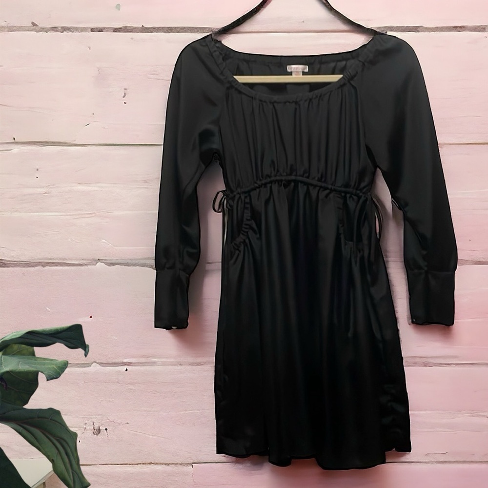 Xhilaration dress size XS black long sleeves elastic waist pockets elastic NL